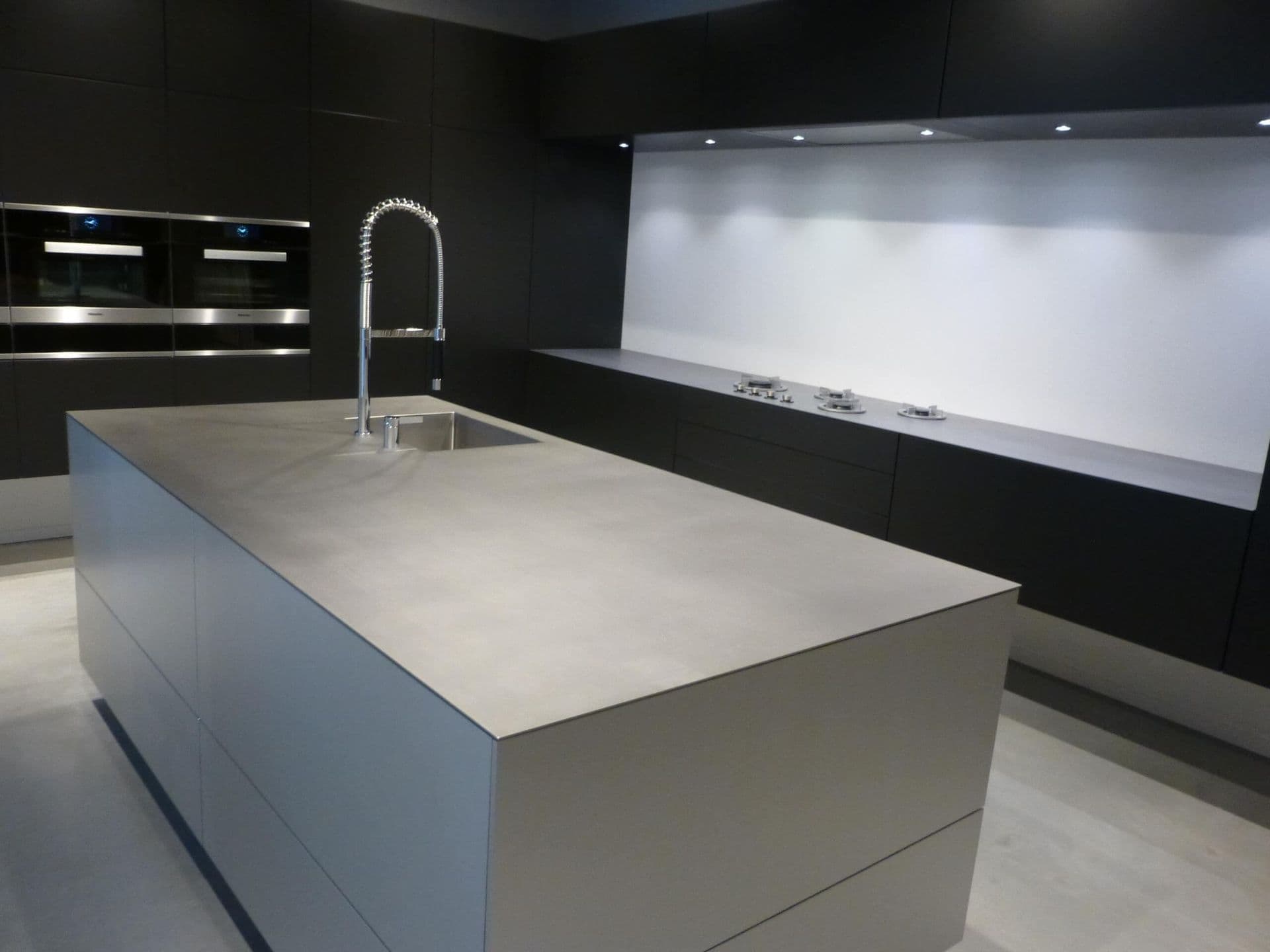 4_bvb_exclusieve_keukens_ABK_exclusieve_apparatuur_materialen_rvs_staal_4_mm_werkblad Partners - Bjorn van Baal - Exclusieve Keukens