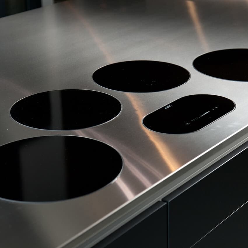 5_bvb_exclusieve_keukens_ABK_exclusieve_apparatuur_materialen_inductie_induction_cooker_rvs_staal_2 Partners - Bjorn van Baal - Exclusieve Keukens