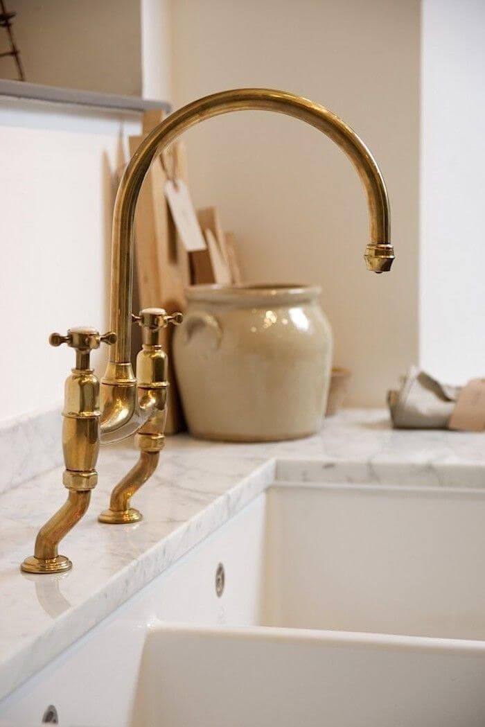 3_bvb_exclusieve_keukens_Perrin__Rowe_exclusieve_kranen_The_Perfectly_Aged_Brass_Kitchen_Faucet Partners - Bjorn van Baal - Exclusieve Keukens